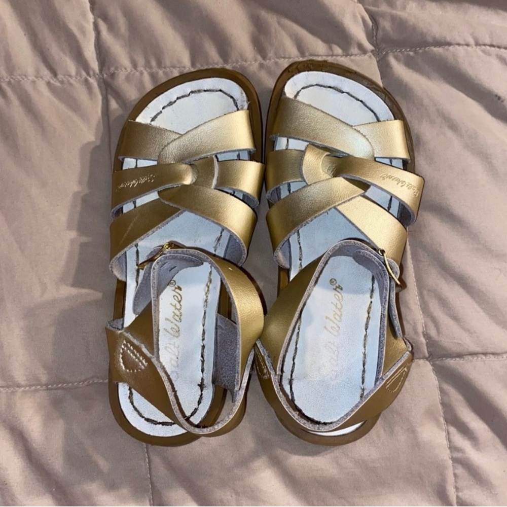 Gold Salt Water Sandals Gently Worn Size 10 Perfect For Summer🌸
